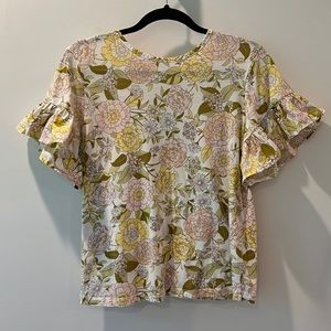 Who What Wear short sleeve ruffle t-shirt. Medium.